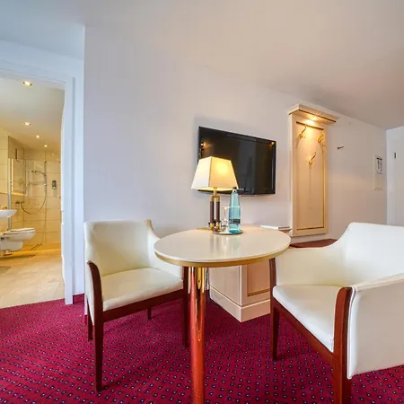 Hotel Seeblick 4*