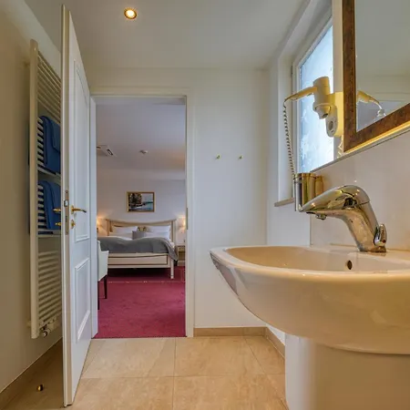 Hotel Seeblick 4*