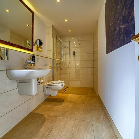 Seeblick Hotel 4*