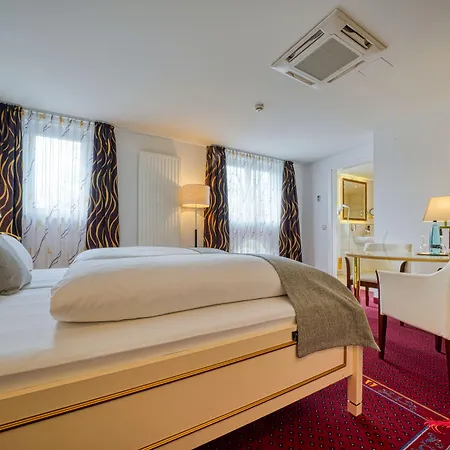 Seeblick Hotel 4*