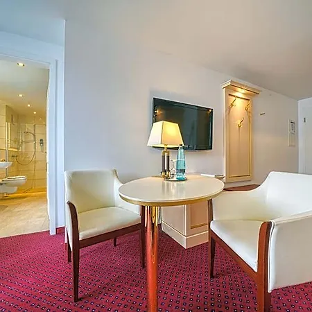 Seeblick Hotel 4*
