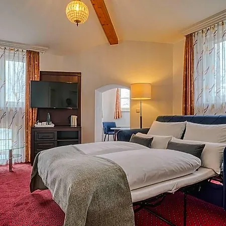 Hotel Seeblick 4*