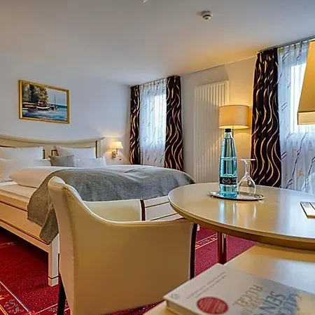 Hotel Seeblick 4*